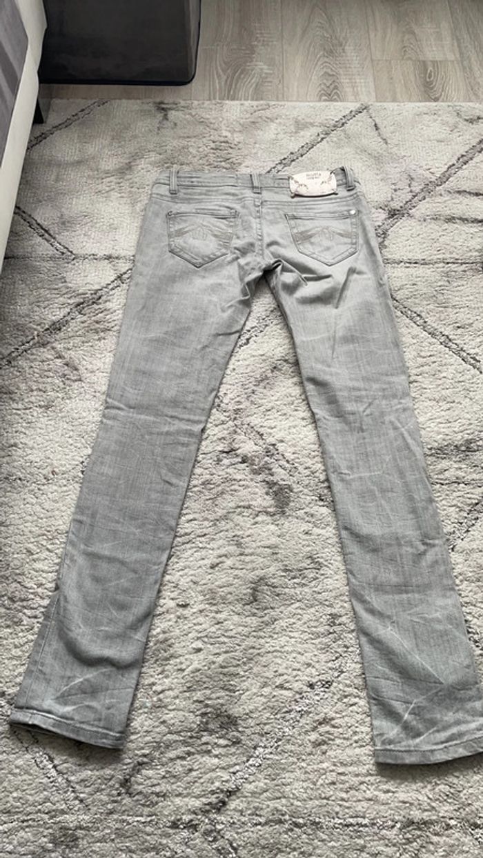 Jean Gris Bershka - photo numéro 3