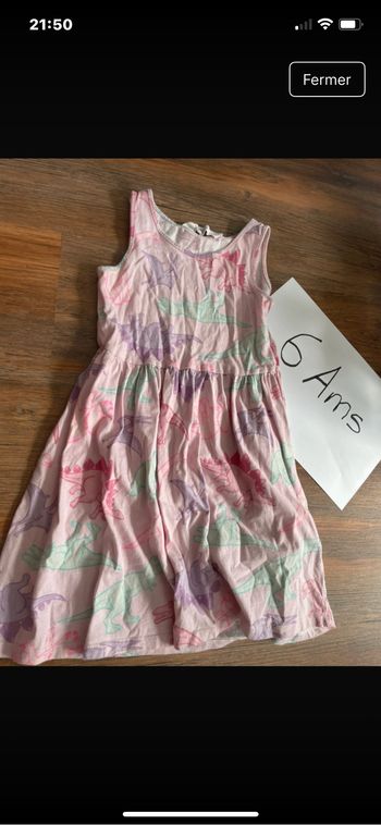 Robe rose dinosaures
