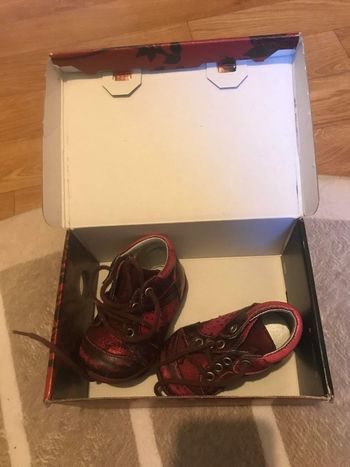 chaussure pour début de la marche