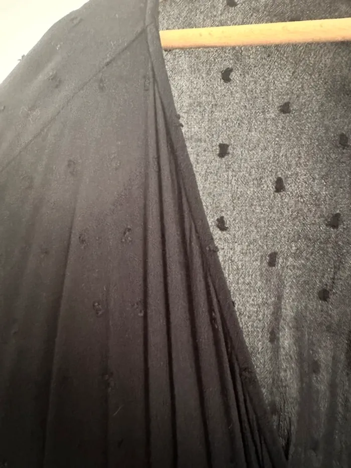 Robe noire h et m - photo numéro 3
