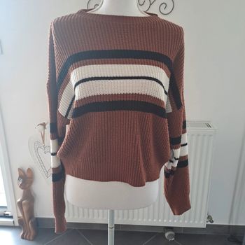 Pull rayé marron noir blanc