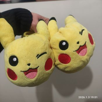 Chaussons Picachu 28