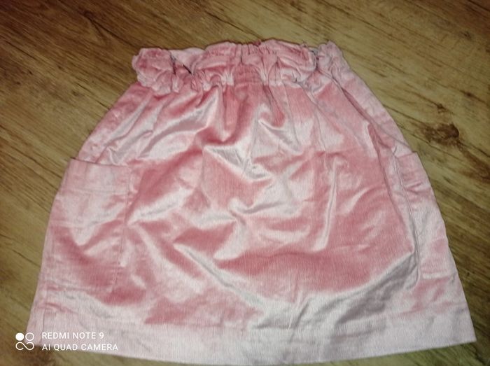 Jupe à bretelles velours rose, taille 8 ans, Neuve - photo numéro 2