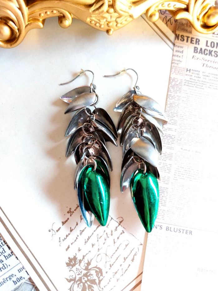 Magnifique paire de boucles d'oreilles pendantes vintage - photo numéro 3