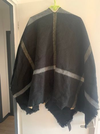 Poncho hiver 👩🏼 Mango