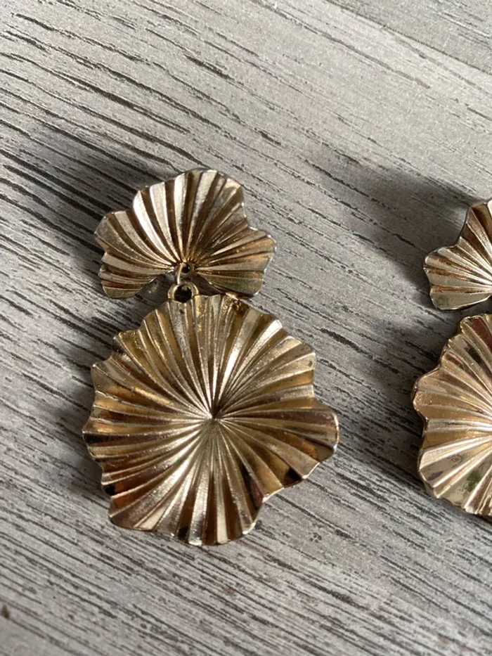 Boucles d’oreilles dorées - photo numéro 2