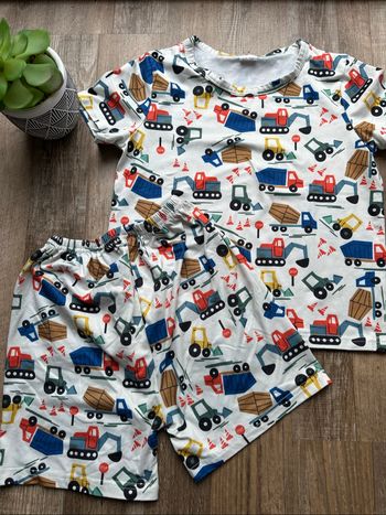 - Pyjama   - 6 ans - Très bon état