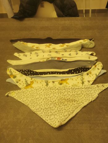 Triangle bavoirs bebe