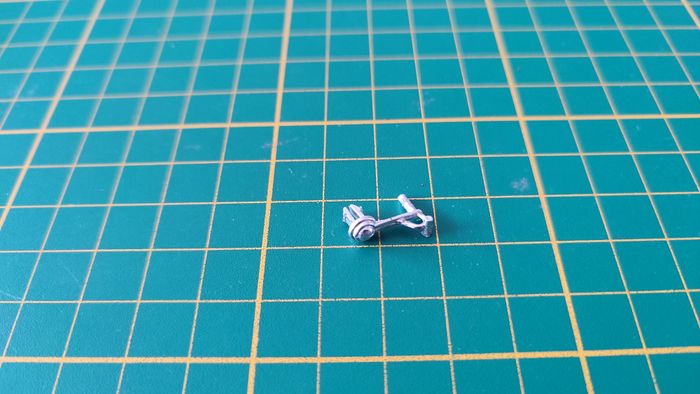 Attache capot pièce détachée miniature Bburago Burago Alfa Romeo 2300 spider 1932 1/18 1/18e 1/18ème