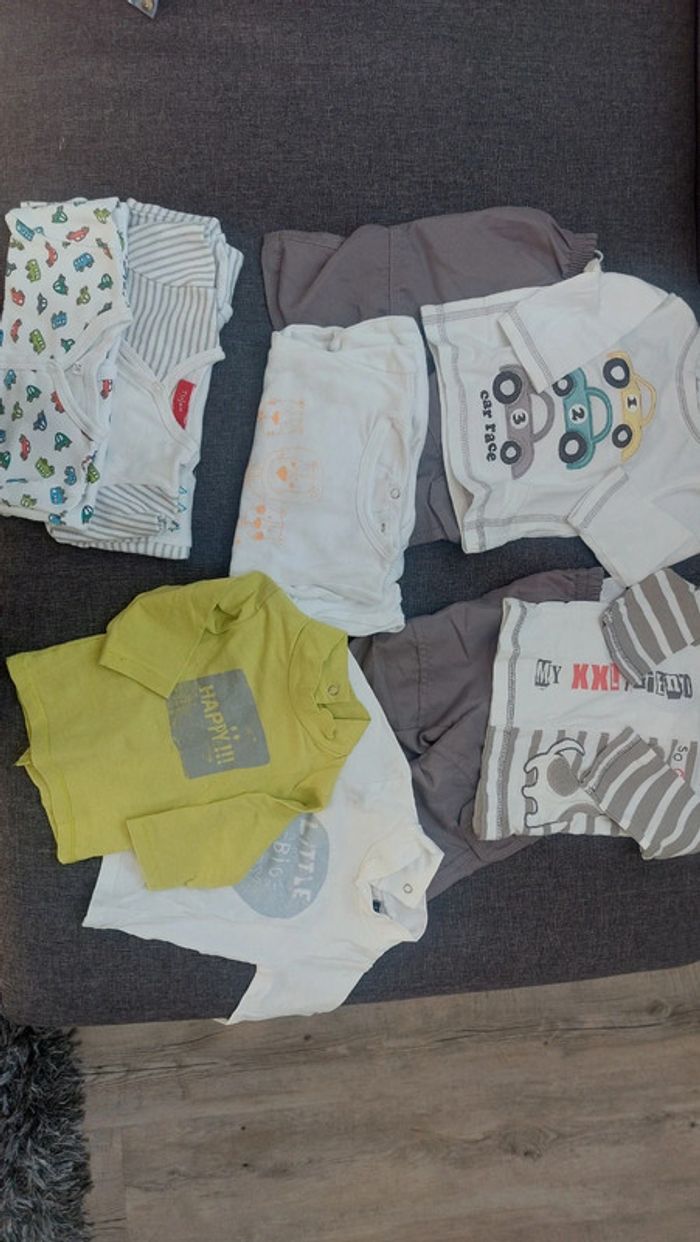 Lot 5 vêtements en 3 mois, en bon état