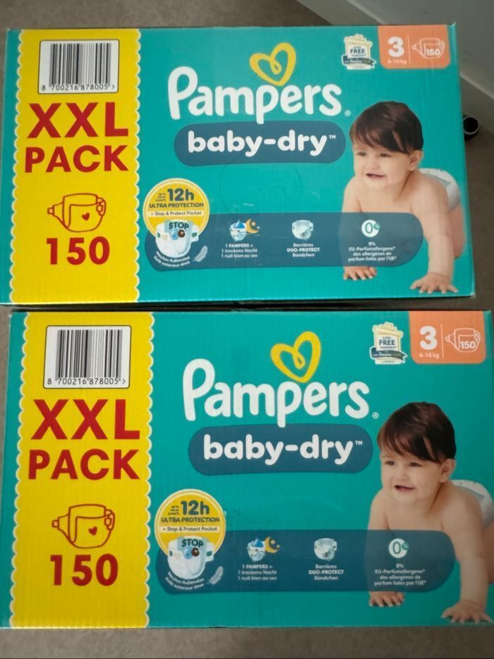Lot de 2 cartons de couches taille 3 Pampers baby dry