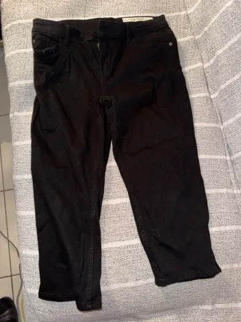 Pantacourt noir Marque Esmara taille 38