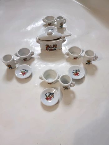 Dînette en porcelaine