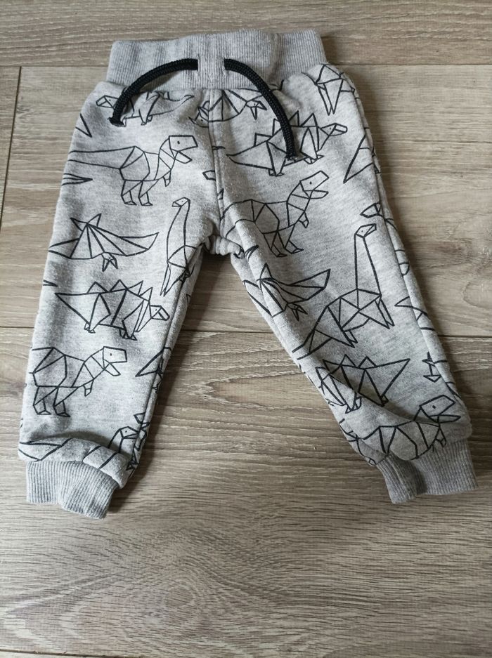 Jogging dino 6-9 mois