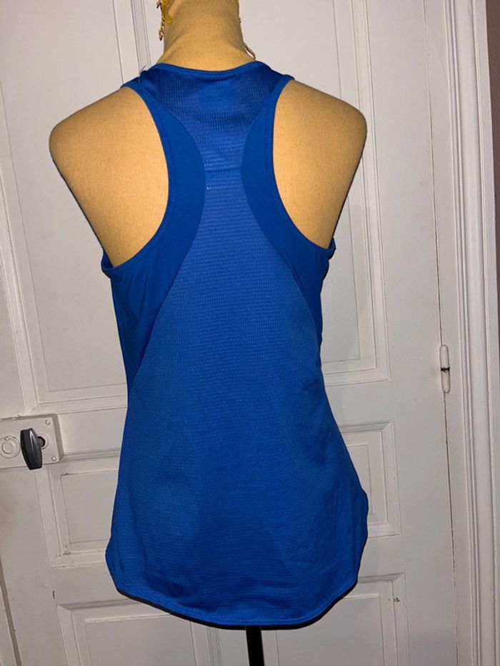 Debardeur de sport Decathlon taille 40 - photo numéro 3