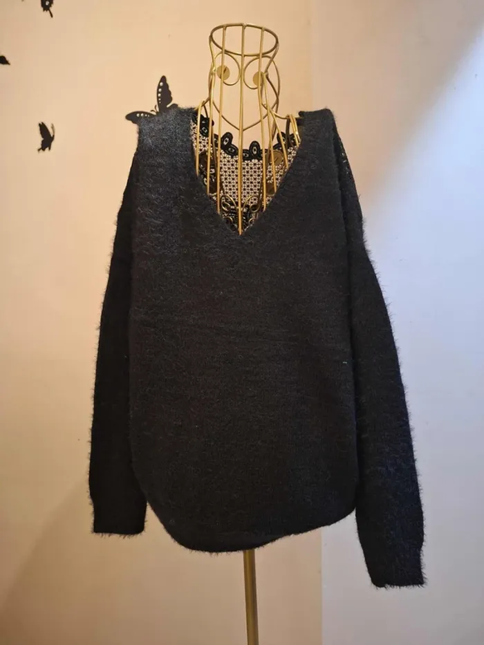 Pull noir & dentelle - photo numéro 4