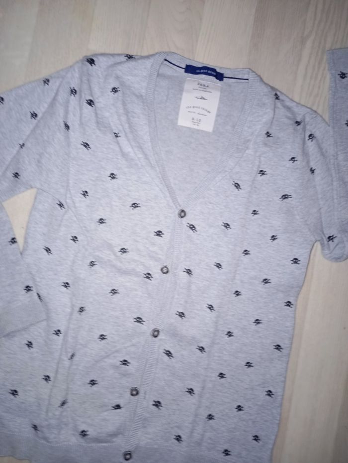 Cardigan gris chiné clair motifs petites têtes de mort Zara 
T. 9-10 ans - photo numéro 3