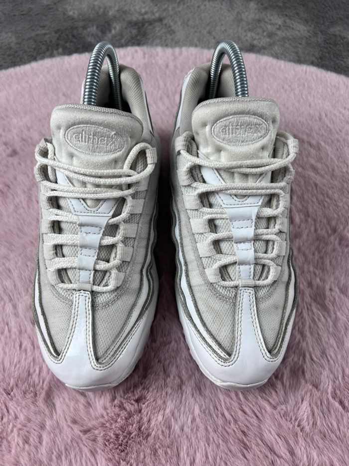Nike Air Max 95 Triple White – Pointure 38 Réimperméabilisées - photo numéro 5