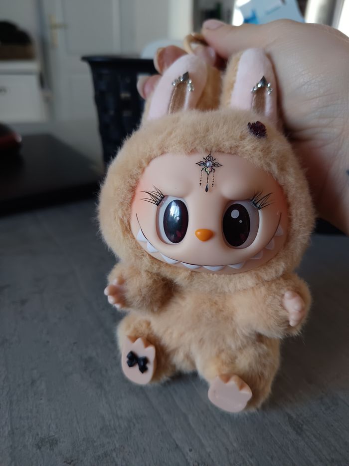 Labubu baba have a seat popmart - photo numéro 3