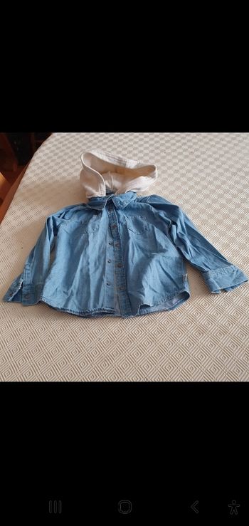 chemise veste jeans capuche neuve 36 mois