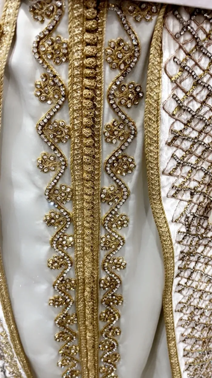 Magnifique caftan en liquidation. Profitez-en ! - photo numéro 4