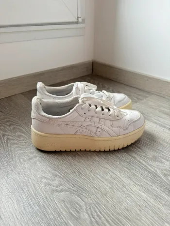Asics Japan S PF blanches