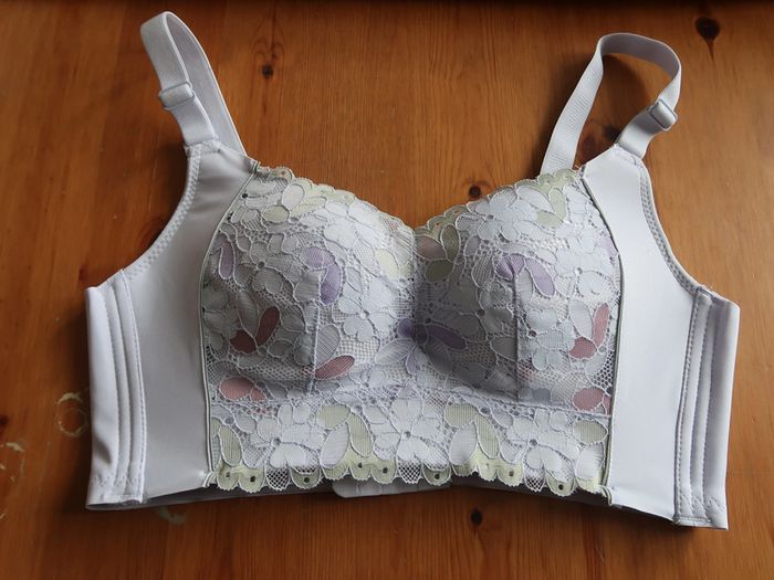 Soutien-gorge blanc en dentelles - NEUF - 85 C
