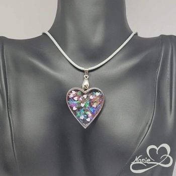 Pendentif en résine cœur  !! 💕