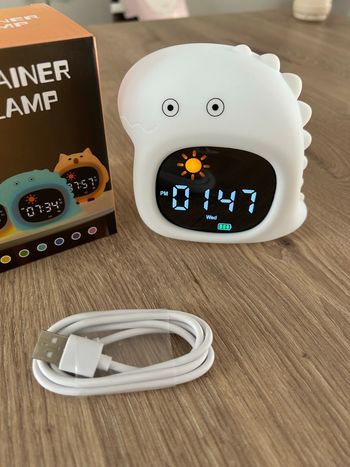 Réveil d’apprentissage jour/nuit Dino NEUF