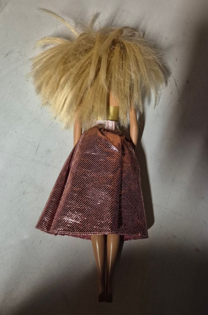 Poupée barbie princesse moderne dazzling beautyful annee 2009 - photo numéro 2