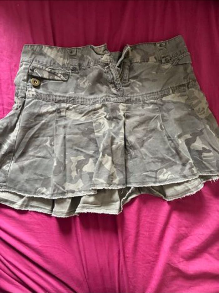 Jupe kaki mim T38 - 4€