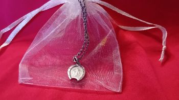 Chaine et pendentif Vierge dans fer à cheval argent