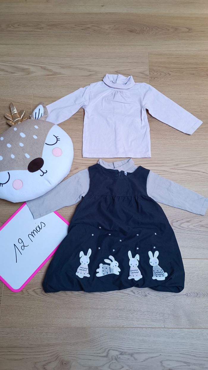 Ensemble robe et deux sous pulls 12 mois