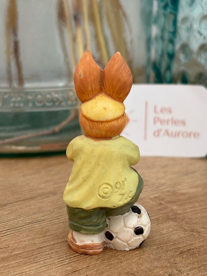 Figurine vintage lapin football - photo numéro 2