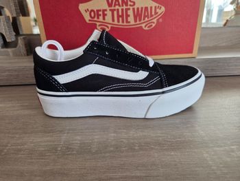 Basket Vans neuve 31 garçon fille