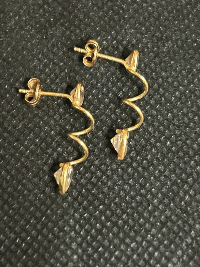 Jolie paire de boucles d’oreilles «cœur » ressort en or 18 carats femme TBE - photo numéro 5