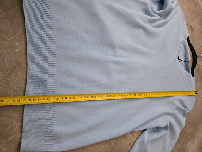 Pull sweat Calvin Klein col V bleu ciel coton taille S – Basique chic et confortable - photo numéro 7