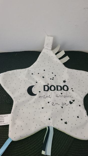 Doudou CAD Distri Center plat étoile Dodo mini amour en or