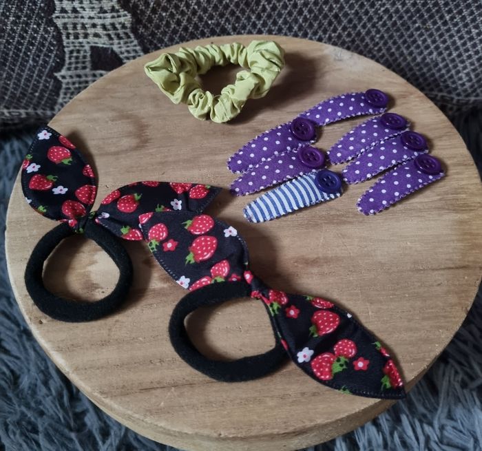 Lot barrettes et nœuds à cheveux fille