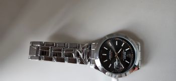 Jolie montre Rolex neuf
