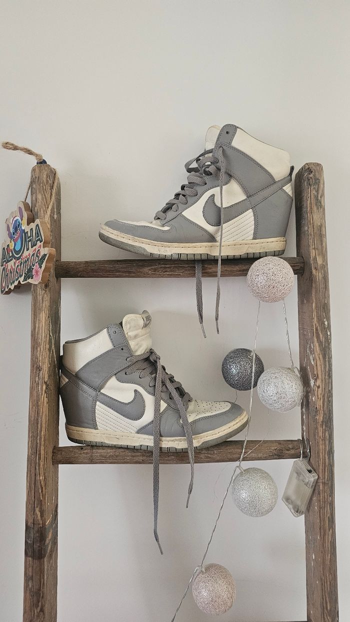 Baskets compensées Nike taille 41