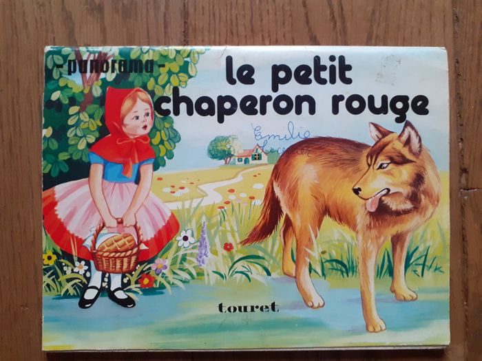 livre pop-up vintage petit chaperon rouge