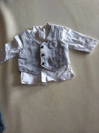 Chemise manches longues+gilet Kiabi. Taille 3 mois ((56/62 cm