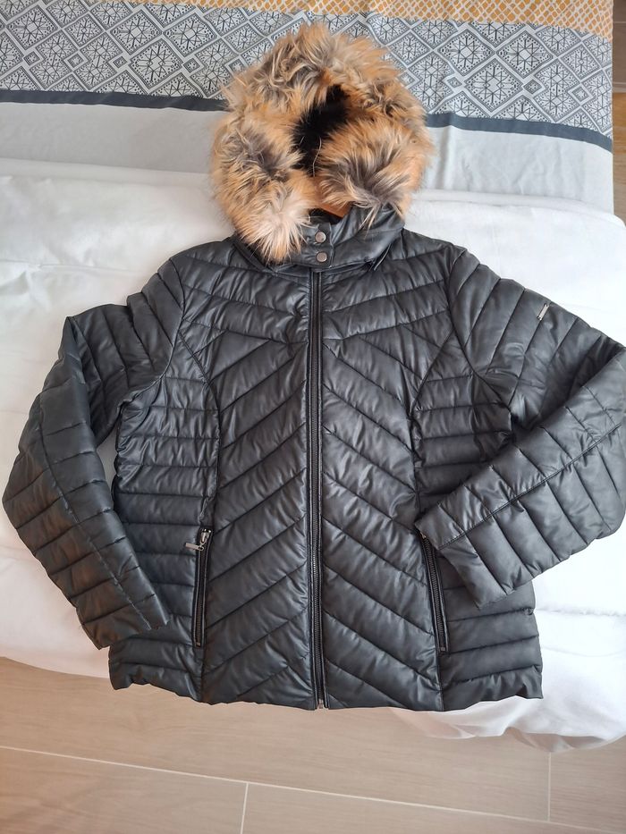 Doudoune Julie Guerlande très bon état - photo numéro 3