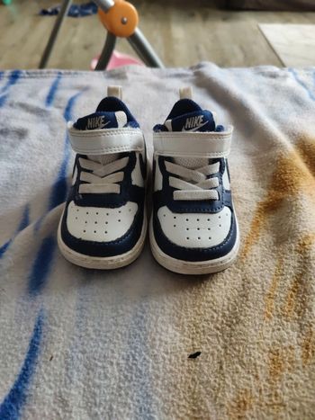 Chaussures Nike taille 18