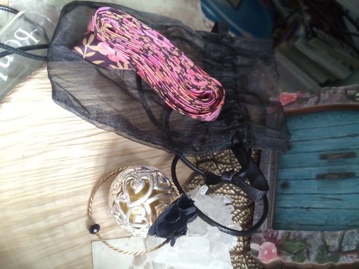 Lot livre + collier sautoir bola future maman - photo numéro 8