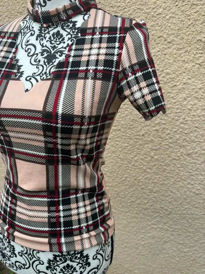 Très jolie haut manches courtes taille M - photo numéro 3