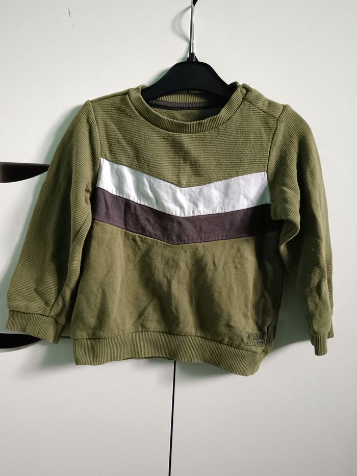 Sweat vert kaki C&A – 92 cm