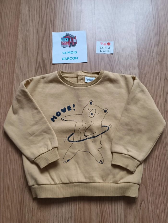 Pull 24 mois tape a l oeil