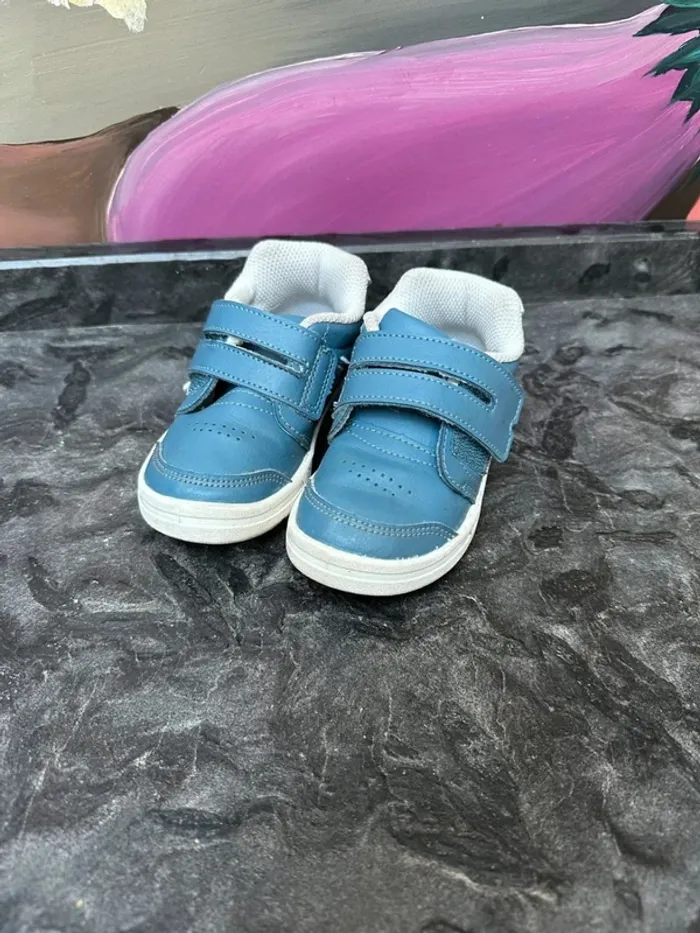 Basket decathlon scratch bleu 24